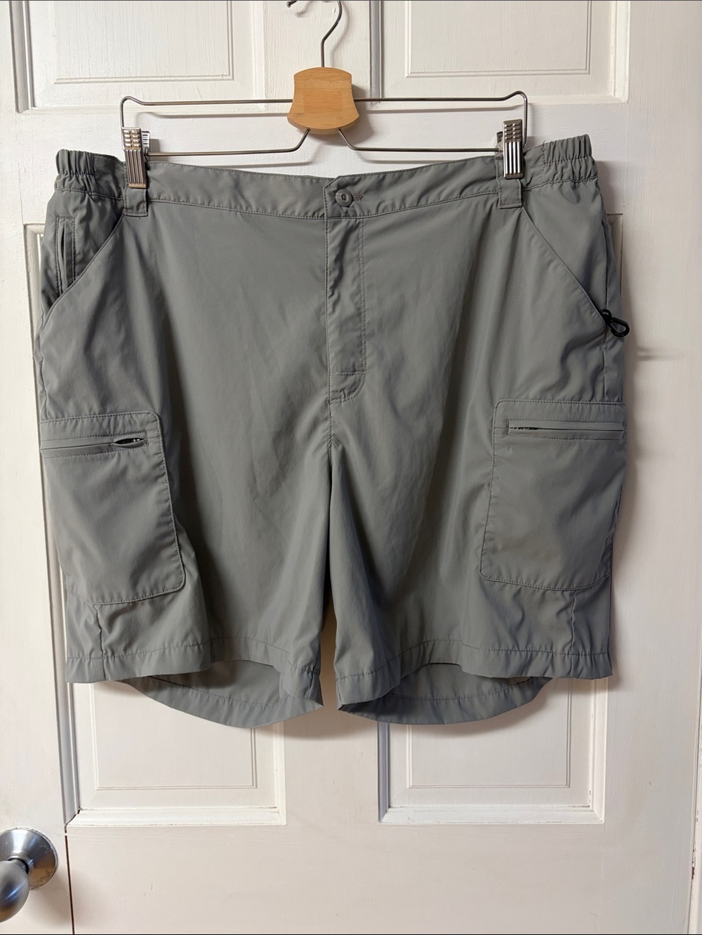 L. L. Bean grey cargo hiking shorts men’s size XL